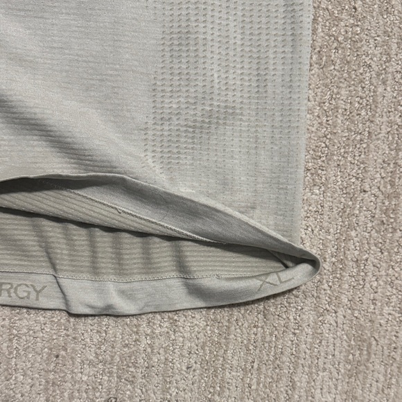 Lululemon Men's Size XL Tan Metal Vent Tech Short Sleeve Athletic Stretch Top - Picture 9 of 12